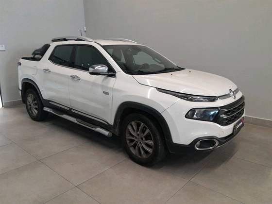 FIAT TORO 2.0 16V TURBO DIESEL RANCH 4WD AT9 FIAT TORO 2.0 16V TURBO DIESEL RANCH 4WD AT9